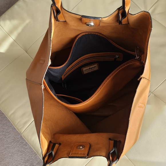 Urban Originals Luxury vegan leather brown tote - Picture 7 of 8